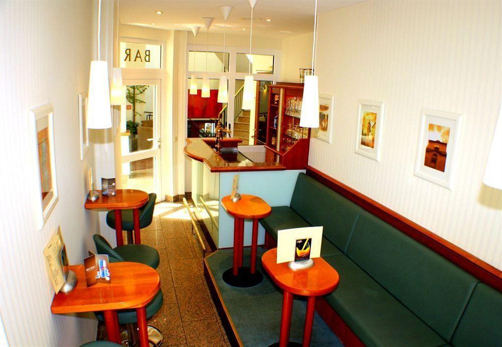 SensCity Hotel Berlin Spandau Restaurant foto